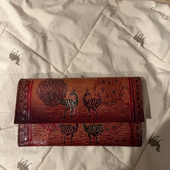Handmade Leather clutch with Peacock Design - Picture 1 of 4